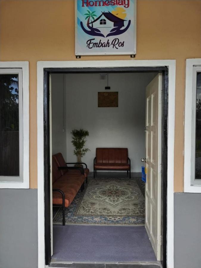 Homestay Embah Ros & Embah Lek Hutan Melintang Buitenkant foto
