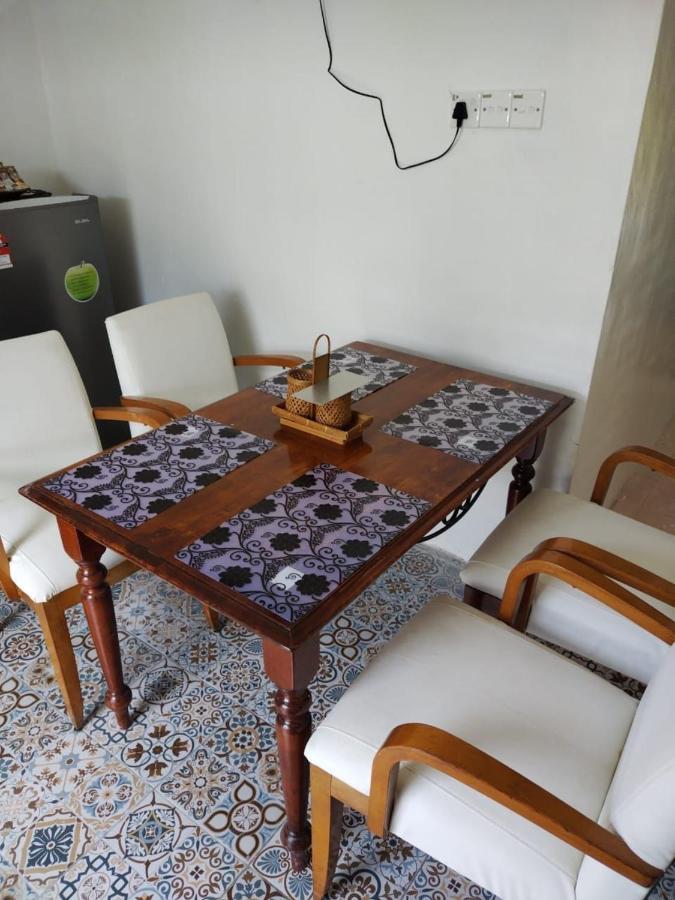 Homestay Embah Ros & Embah Lek Hutan Melintang Buitenkant foto