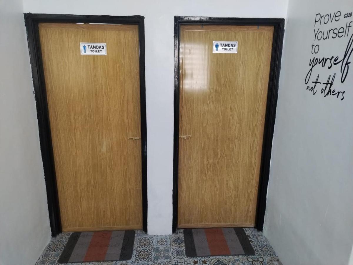 Homestay Embah Ros & Embah Lek Hutan Melintang Buitenkant foto